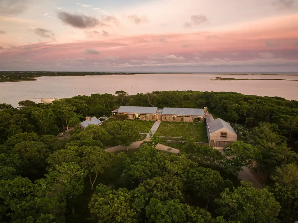 33 Boldwater Road Edgartown MA 02539