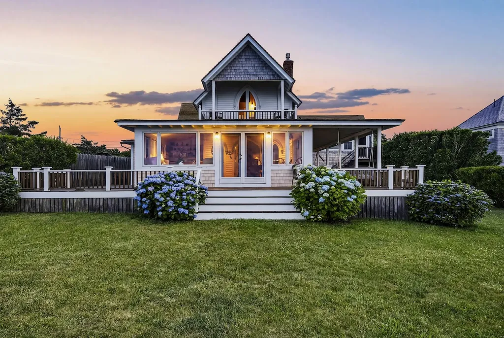 233 East Chop Drive Oak Bluffs MA 02557