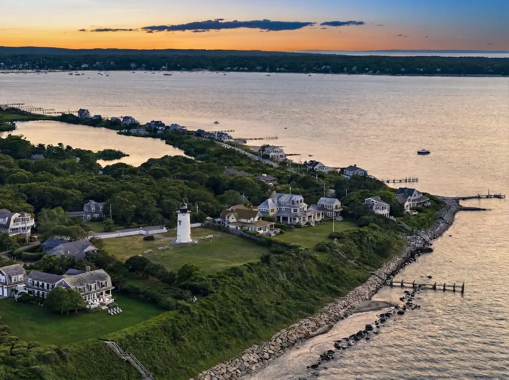233 East Chop Drive Oak Bluffs MA 02557