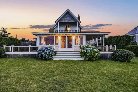233 East Chop Drive Oak Bluffs MA 02557