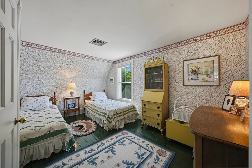 118 South Water Street Edgartown MA 02539