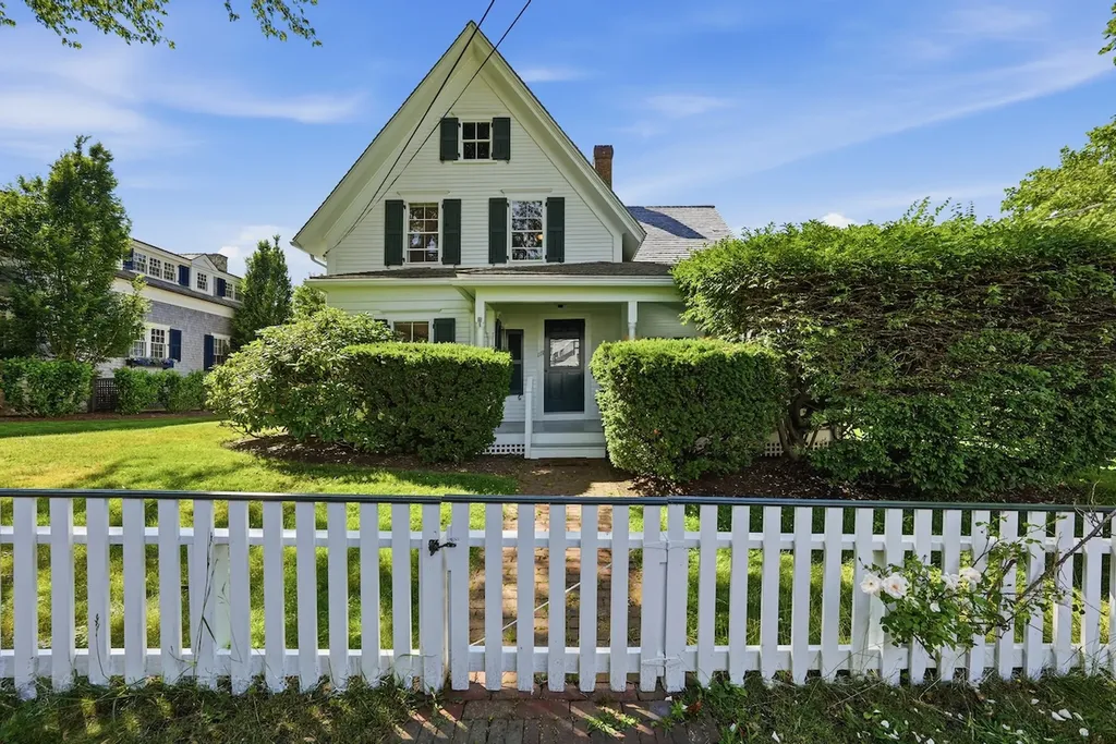 118 South Water Street Edgartown MA 02539