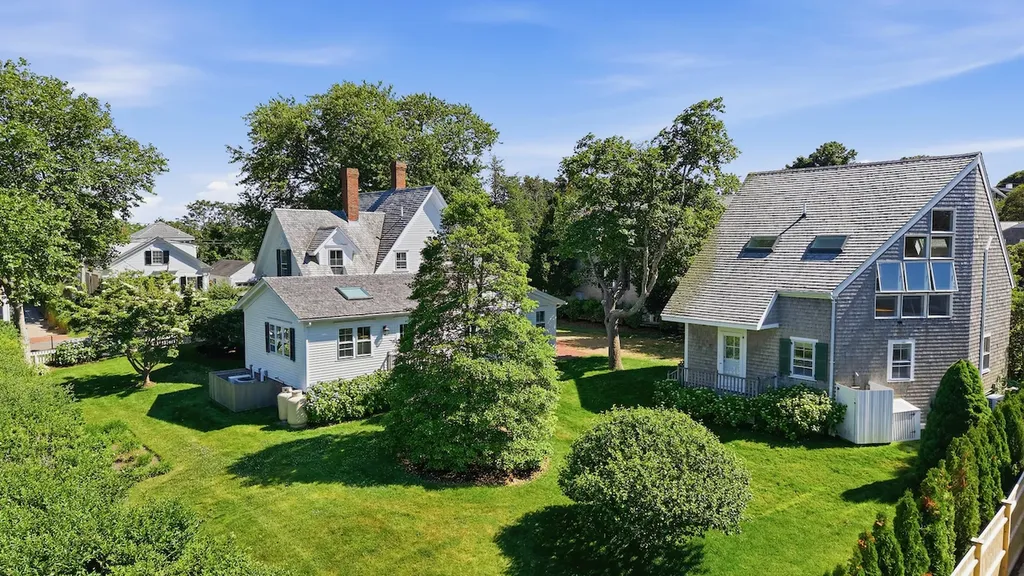 118 South Water Street Edgartown MA 02539