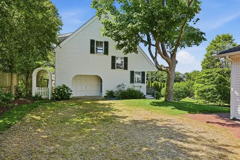 118 South Water Street Edgartown MA 02539