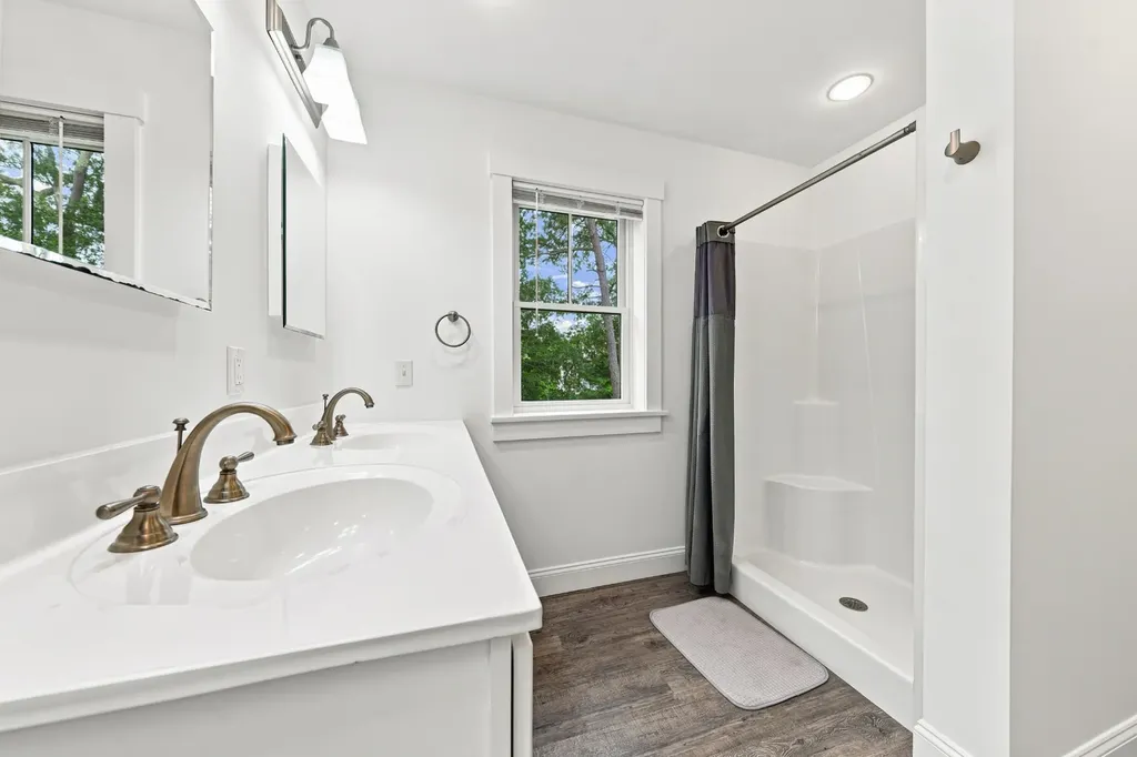 39 Ferro Way Vineyard Haven MA 02568