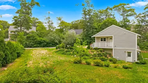 39 Ferro Way Vineyard Haven MA 02568