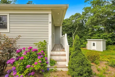 39 Ferro Way Vineyard Haven MA 02568