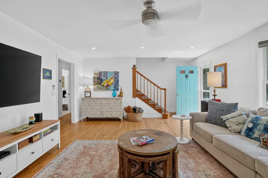 33 Tia Anna Lane Oak Bluffs MA 02557