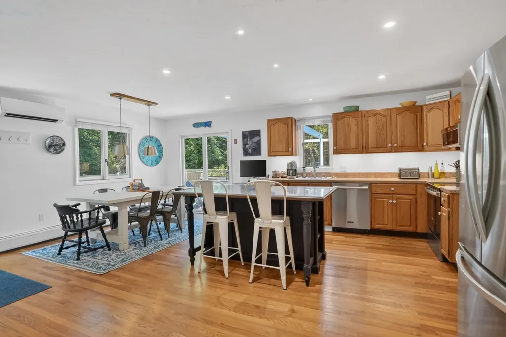 33 Tia Anna Lane Oak Bluffs MA 02557