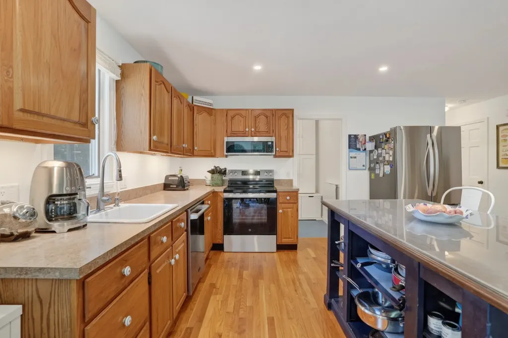 33 Tia Anna Lane Oak Bluffs MA 02557
