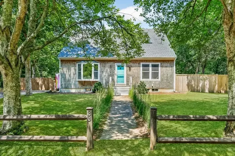 33 Tia Anna Lane Oak Bluffs MA 02557