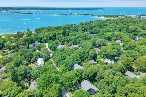 33 Tia Anna Lane Oak Bluffs MA 02557
