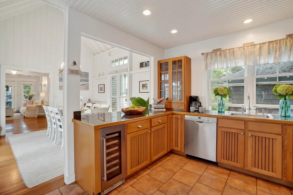 59 Tuckernuck Avenue Oak Bluffs MA 02557