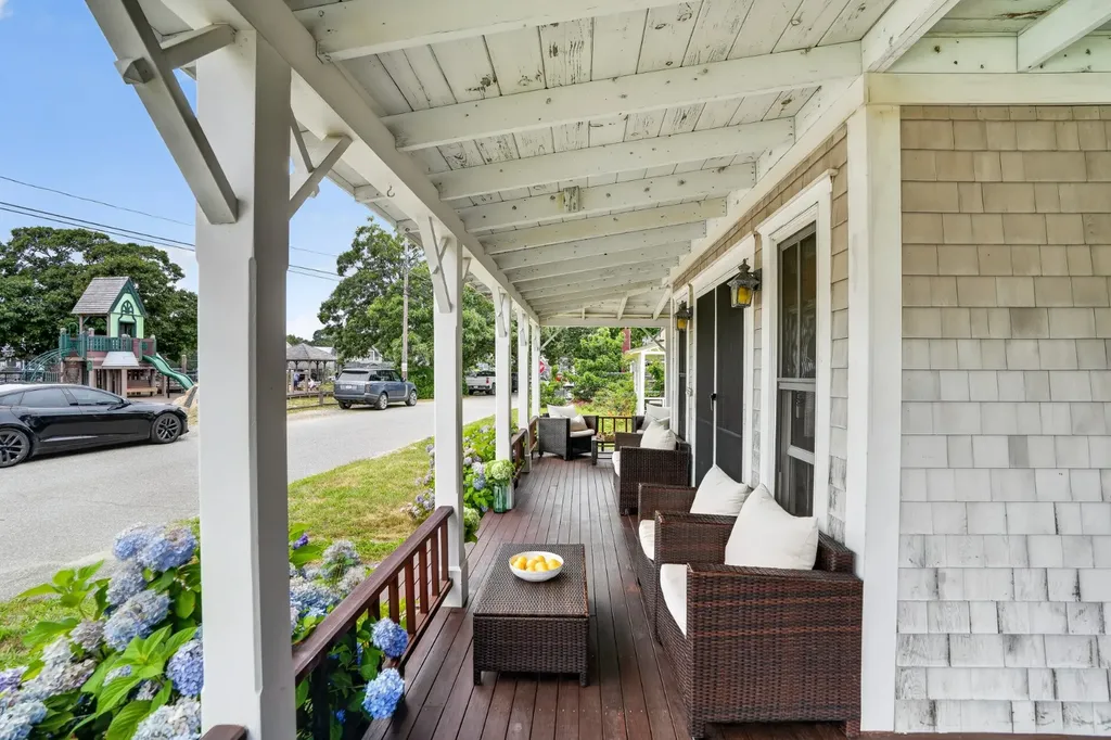 59 Tuckernuck Avenue Oak Bluffs MA 02557