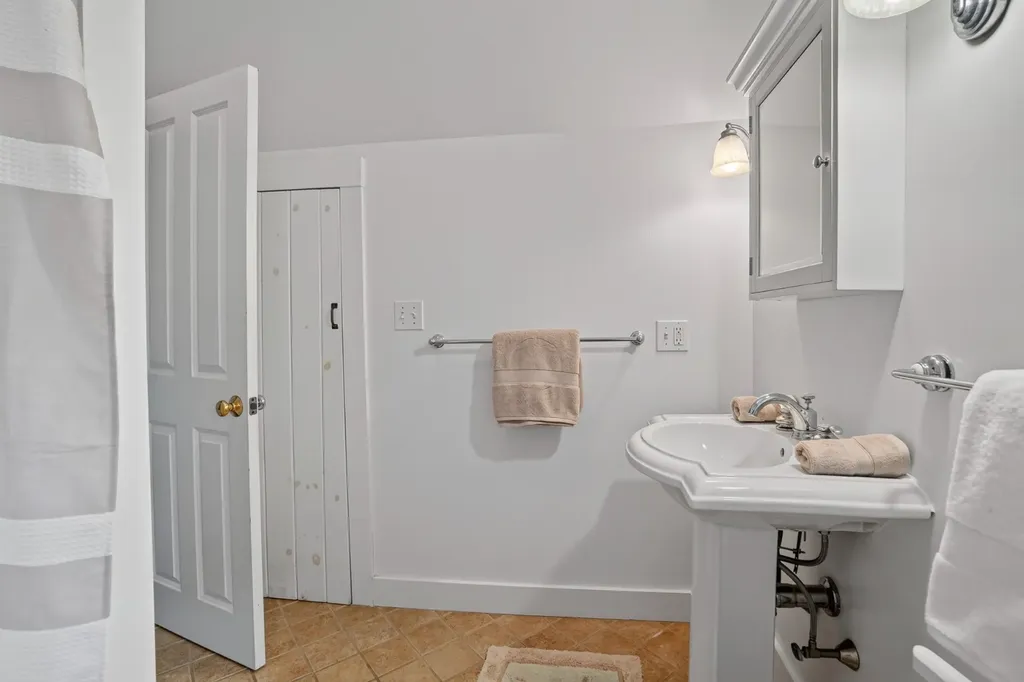 59 Tuckernuck Avenue Oak Bluffs MA 02557