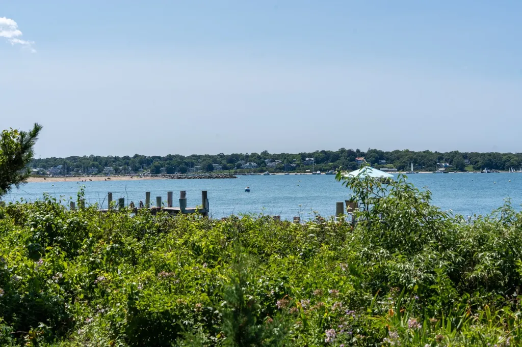 13 Beach Road Oak Bluffs MA 02557
