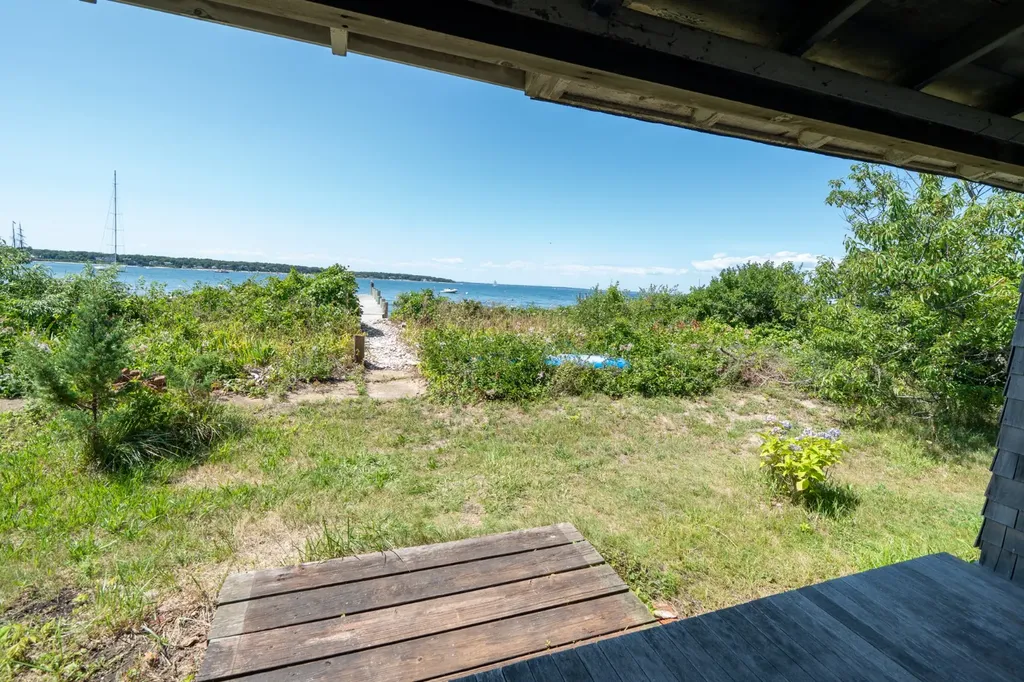 13 Beach Road Oak Bluffs MA 02557
