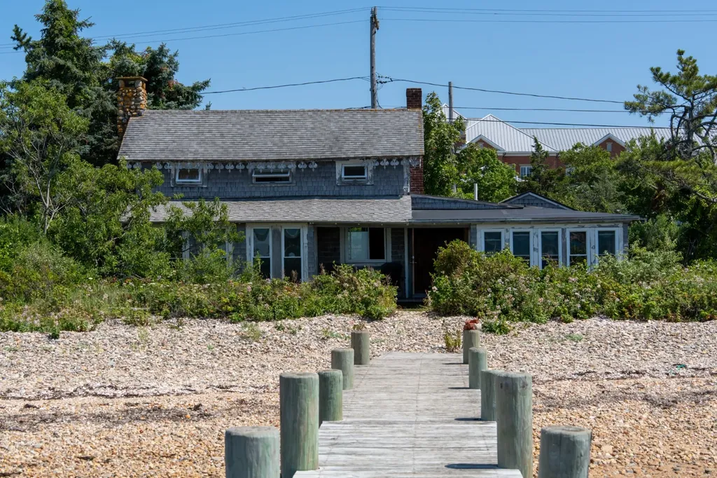 13 Beach Road Oak Bluffs MA 02557