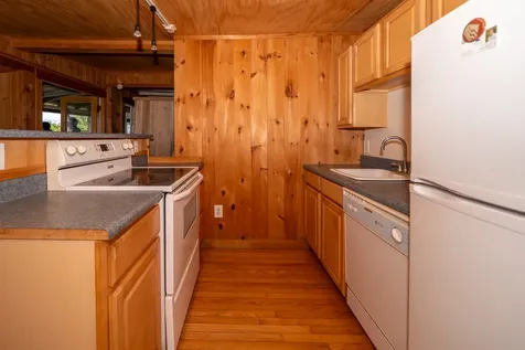 13 Beach Road Oak Bluffs MA 02557
