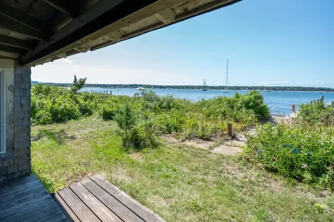 13 Beach Road Oak Bluffs MA 02557