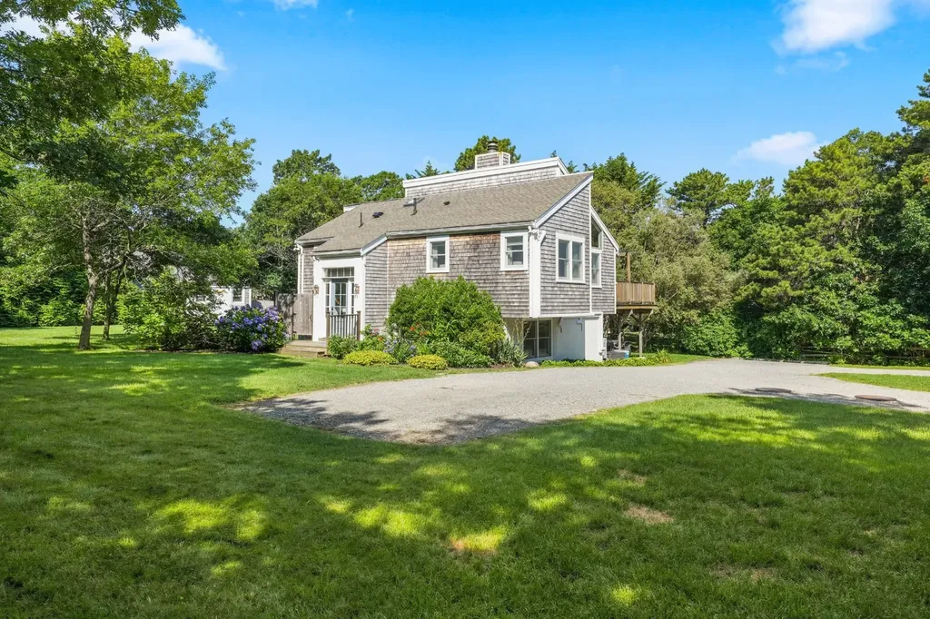 9 Chickawaukee Street Oak Bluffs MA 02557