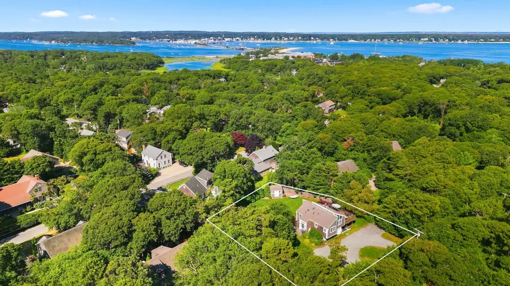 9 Chickawaukee Street Oak Bluffs MA 02557