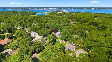 9 Chickawaukee Street Oak Bluffs MA 02557