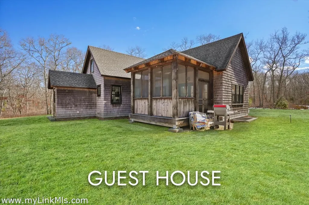 16 Red Coat Hill Road West Tisbury MA 02568