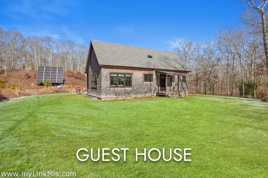 16 Red Coat Hill Road West Tisbury MA 02568