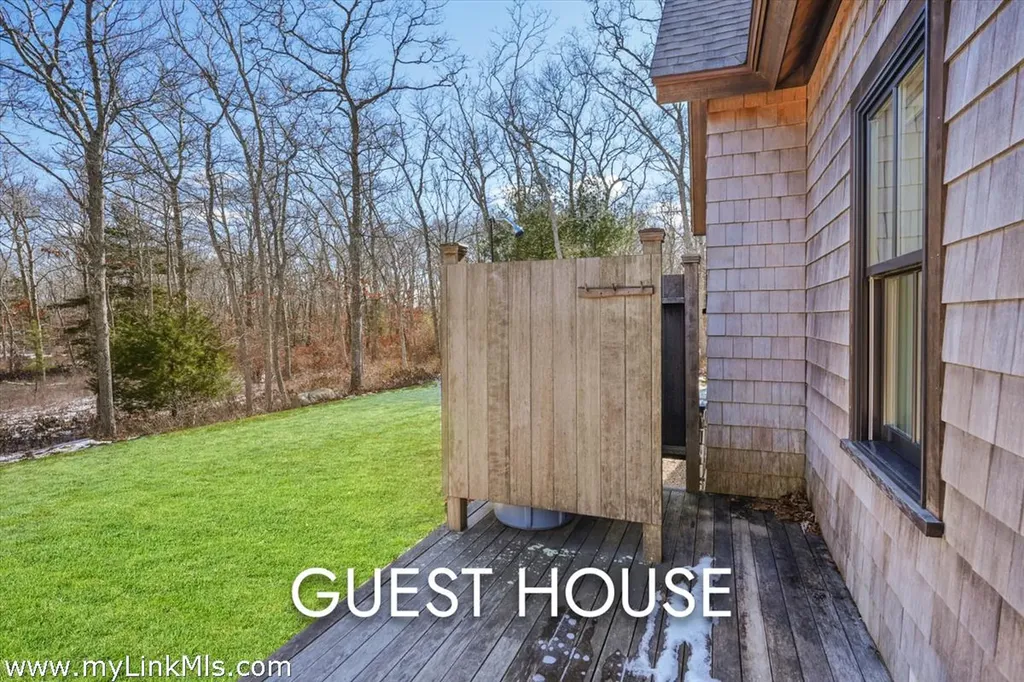 16 Red Coat Hill Road West Tisbury MA 02568