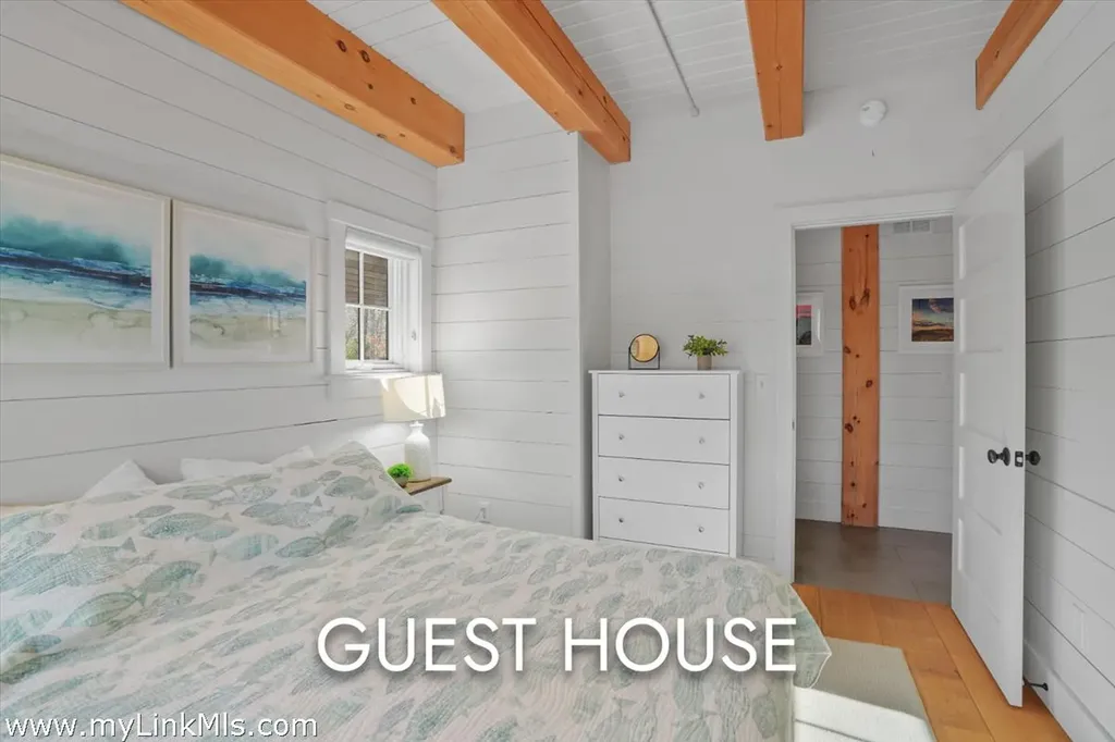 16 Red Coat Hill Road West Tisbury MA 02568