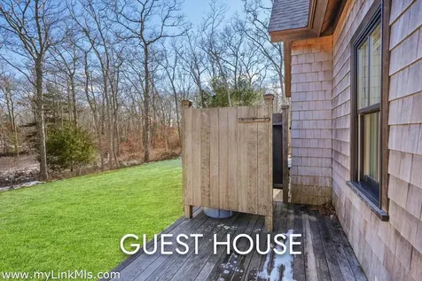 16 Red Coat Hill Road West Tisbury MA 02568