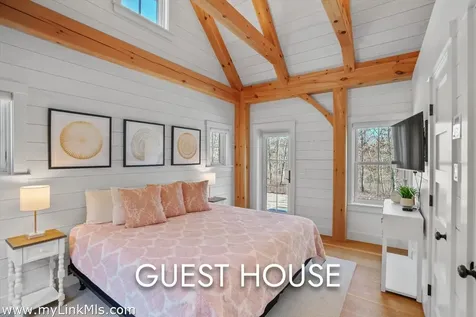 16 Red Coat Hill Road West Tisbury MA 02568