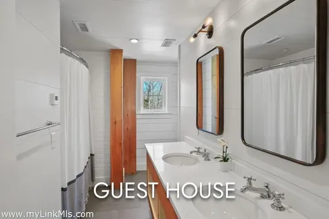 16 Red Coat Hill Road West Tisbury MA 02568