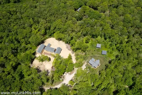 16 Red Coat Hill Road West Tisbury MA 02568