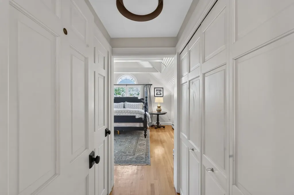 205 Meetinghouse Way Edgartown MA 02539