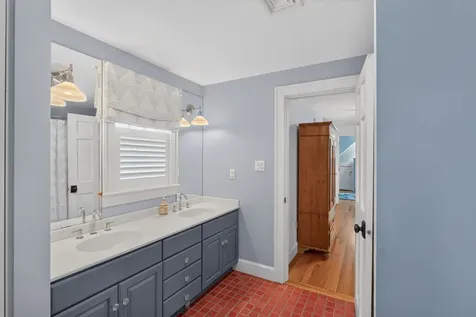 205 Meetinghouse Way Edgartown MA 02539