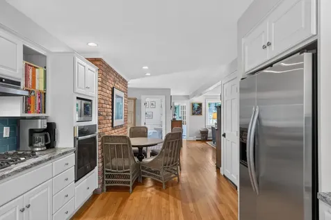 205 Meetinghouse Way Edgartown MA 02539