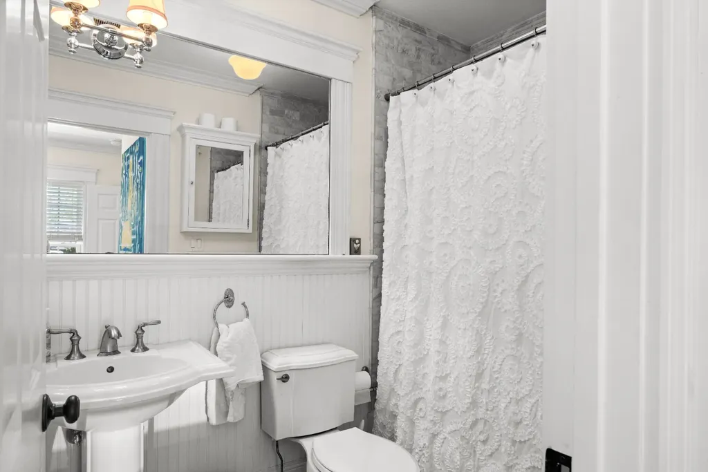 38 Simpsons Lane Edgartown MA 02539