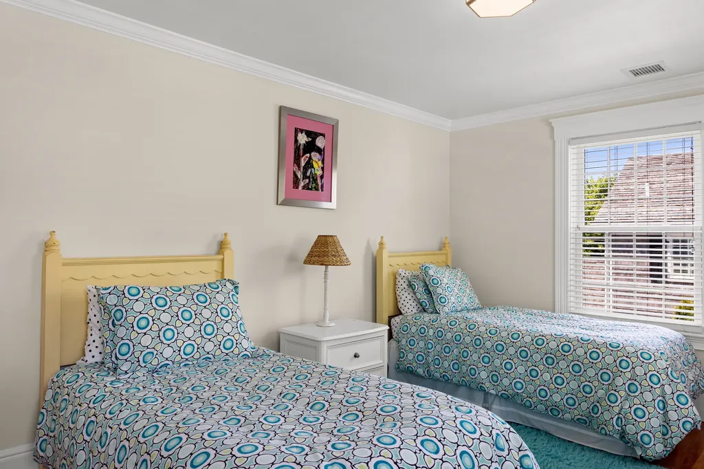 38 Simpsons Lane Edgartown MA 02539