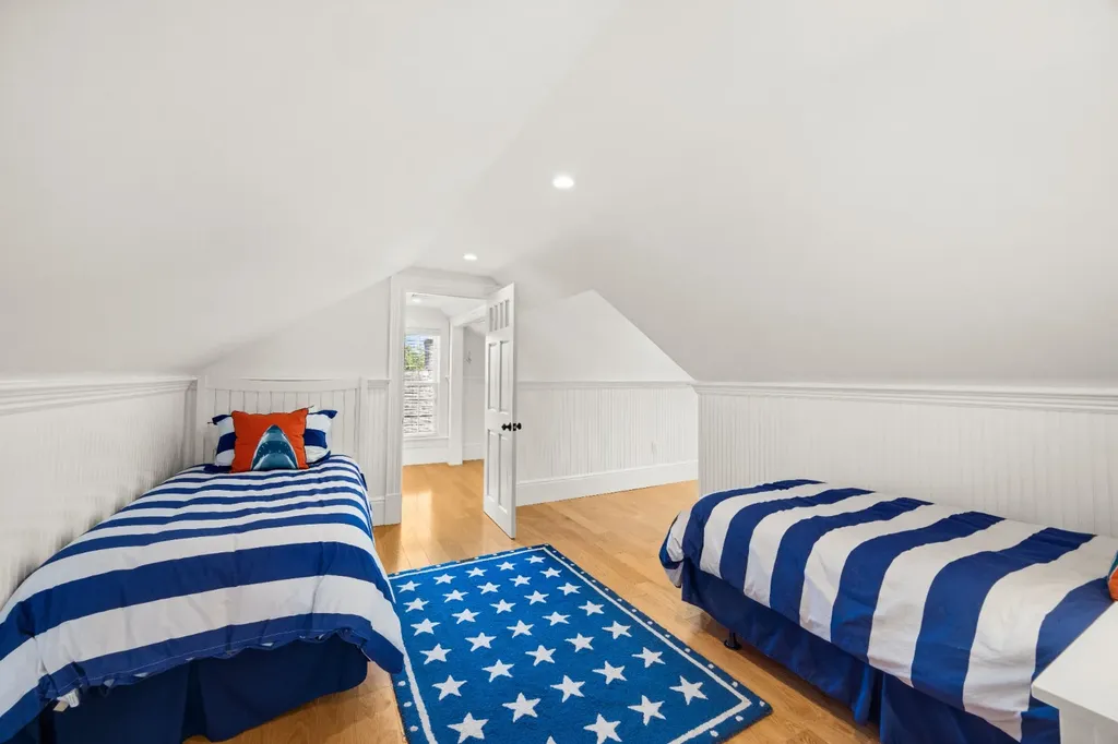 38 Simpsons Lane Edgartown MA 02539