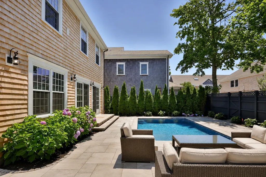 38 Simpsons Lane Edgartown MA 02539
