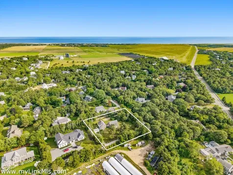 2 Farmers Road Edgartown MA 02539