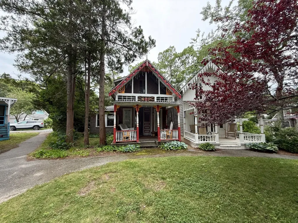 10 Forest Circle Oak Bluffs MA 02539
