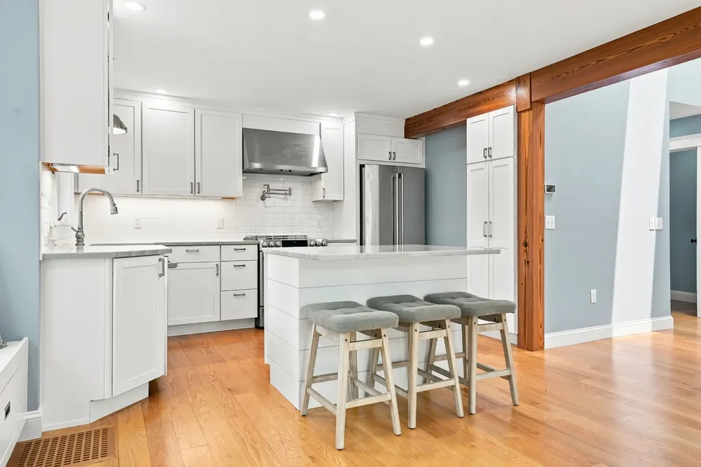 7 Meetinghouse Village Way Edgartown MA 02539