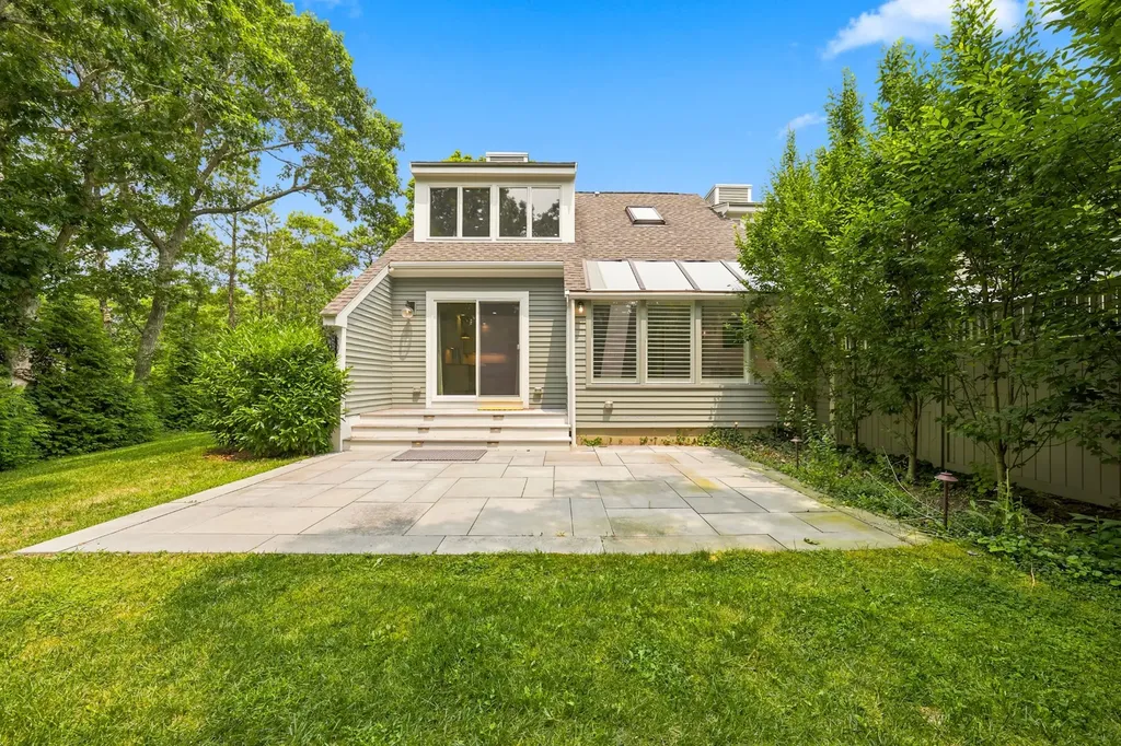 7 Meetinghouse Village Way Edgartown MA 02539