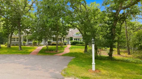 7 Meetinghouse Village Way Edgartown MA 02539