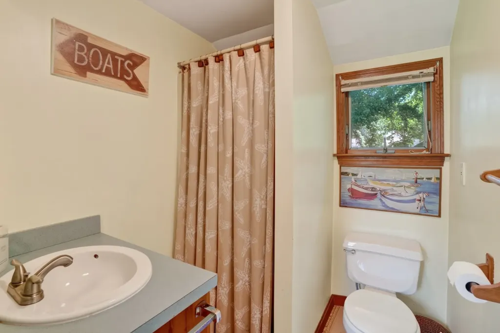 52 Summer Street Vineyard Haven MA 02568