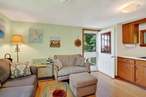 52 Summer Street Vineyard Haven MA 02568