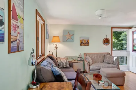 52 Summer Street Vineyard Haven MA 02568